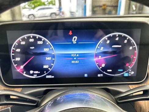 Used 2023 Mercedes-Benz C 300 Sedan image 10