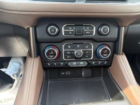 Used 2022 Chevrolet Tahoe High Country w/ Premium Package AWD/4WD image 15