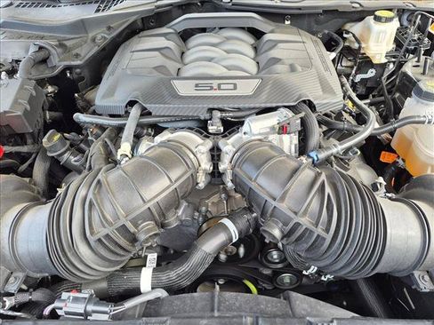 Used 2025 Ford Mustang GT Premium RWD image 13