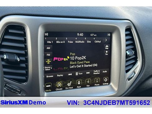 Used 2021 Jeep Compass Latitude image 29