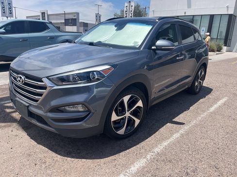 Used 2016 Hyundai Tucson Limited w/ Option Group 03 AWD/4WD image 2