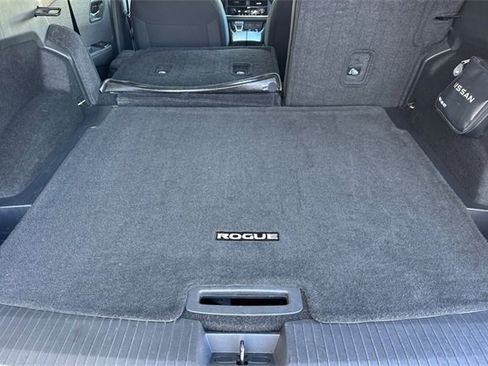 Used 2023 Nissan Rogue SV image 17