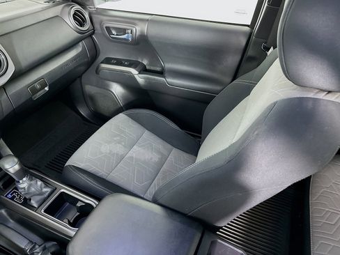 Certified 2022 Toyota Tacoma TRD Sport image 22