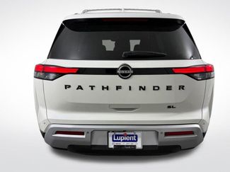 Used 2024 Nissan Pathfinder SL w/ Black Appearance Package FWD video 4