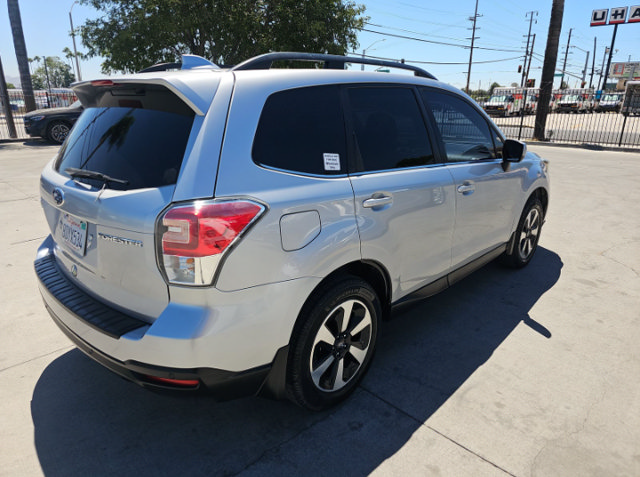 Used 2018 Subaru Forester 2.5i Limited AWD/4WD image 2