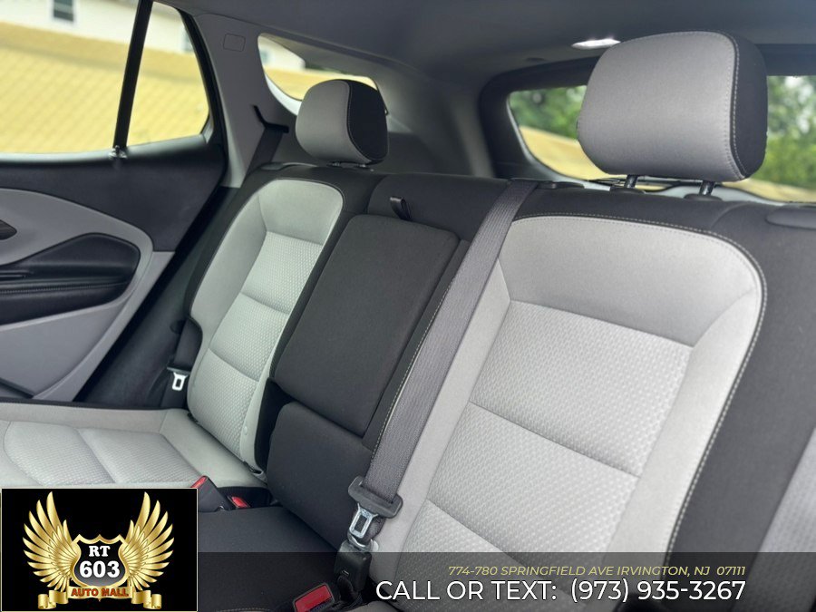 Used 2024 GMC Terrain SLE FWD image 10