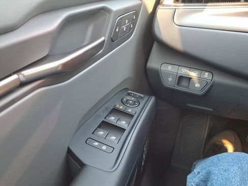 New 2026 Kia EV9 Wind image 17