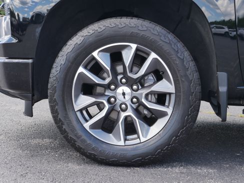 Certified 2022 Chevrolet Silverado 1500 RST w/ Convenience Package II AWD/4WD image 12