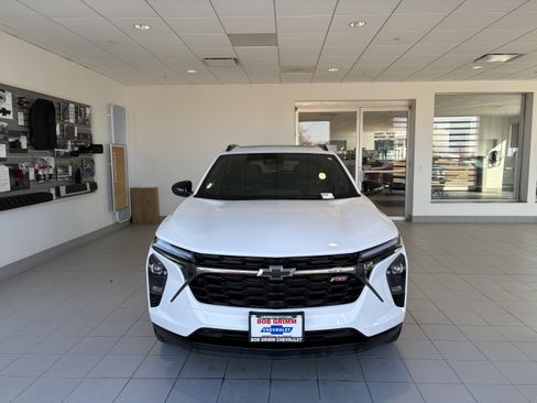 Used 2025 Chevrolet Trax RS w/ Sunroof Package image 6