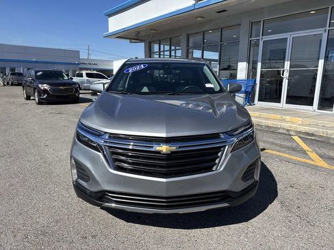 Used 2024 Chevrolet Equinox LT image 2