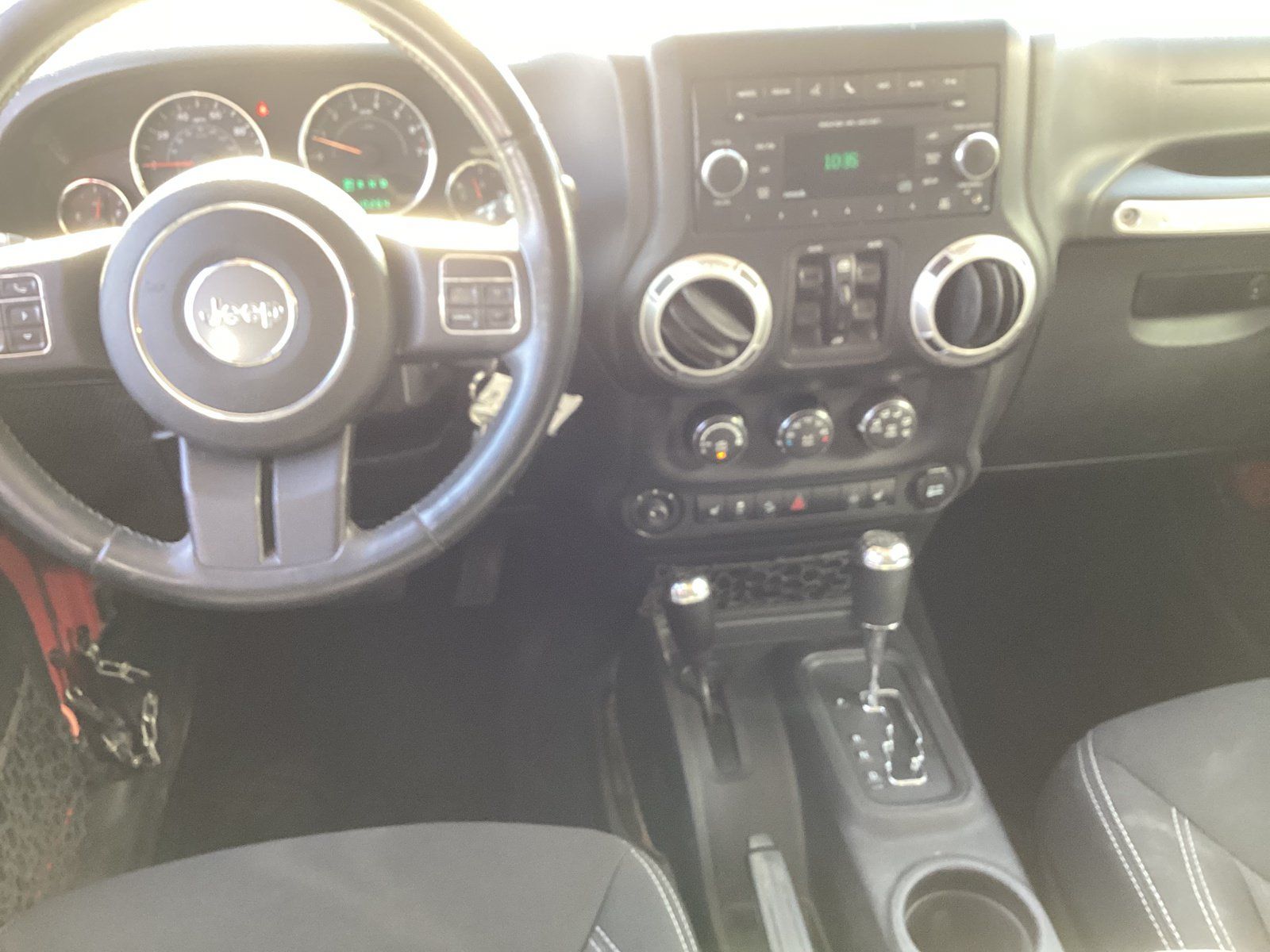 Used 2013 Jeep Wrangler Unlimited Sahara w/ Connectivity Group AWD/4WD image 13