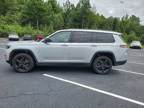 Used 2025 Jeep Grand Cherokee L Laredo AWD/4WD image 4