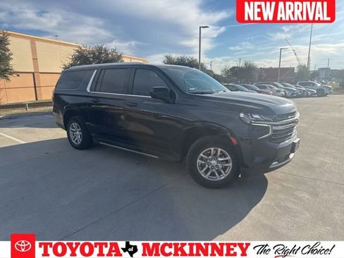 Used 2023 Chevrolet Suburban LT image 1