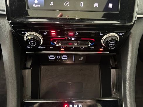 Used 2024 Jeep Grand Cherokee L Altitude image 23