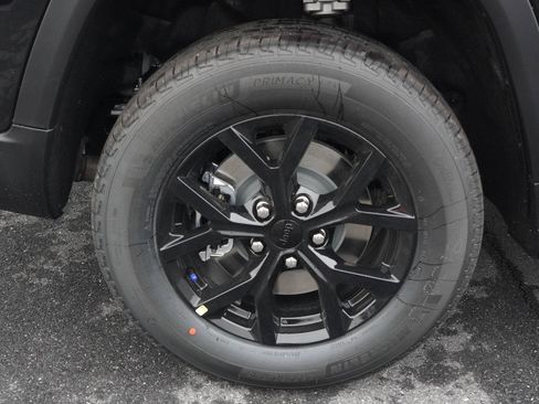 New 2025 Jeep Grand Cherokee L Altitude image 29