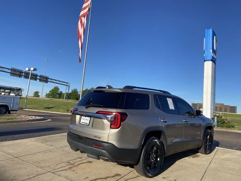 Used 2022 GMC Acadia AT4 w/ Technology Package image 11