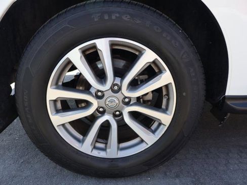 Used 2013 Nissan Pathfinder SL w/ Trailer Tow Pkg FWD image 9
