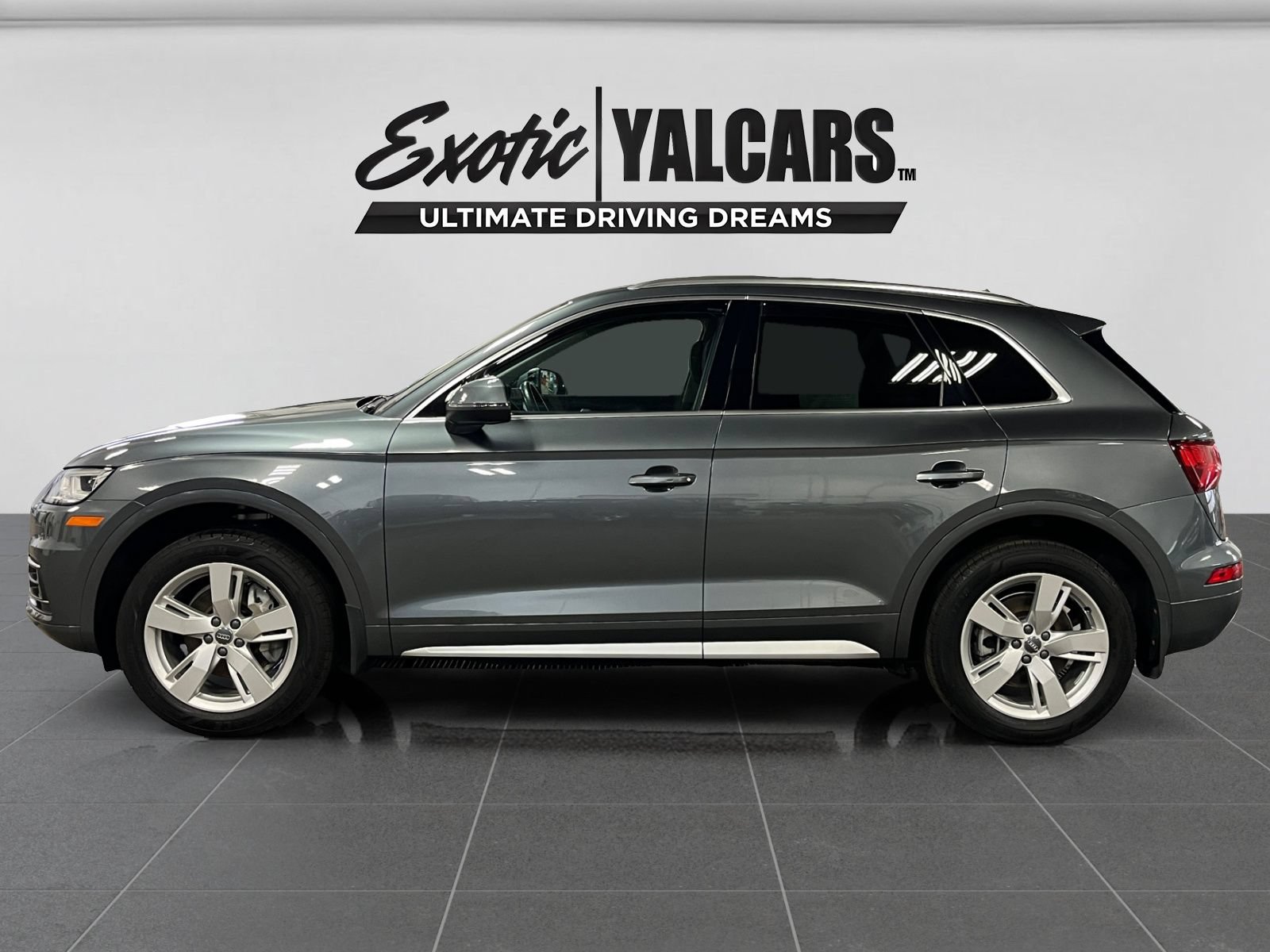 Used 2018 Audi Q5 2.0T Premium Plus w/ Premium Plus Package AWD/4WD image 2