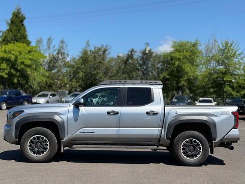Used 2024 Toyota Tacoma TRD Off-Road AWD/4WD image 2