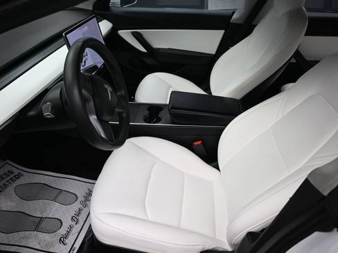 Used 2020 Tesla Model 3 Standard Range Plus RWD image 23