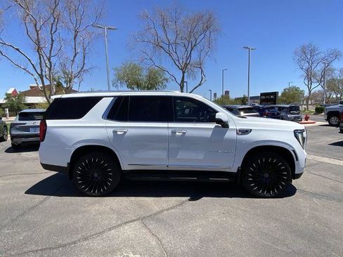 Used 2025 GMC Yukon Elevation AWD/4WD image 2