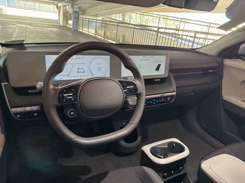 Certified 2024 Hyundai Ioniq 5 SEL image 6