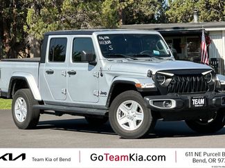 Used 2023 Jeep Gladiator Sport AWD/4WD video 1