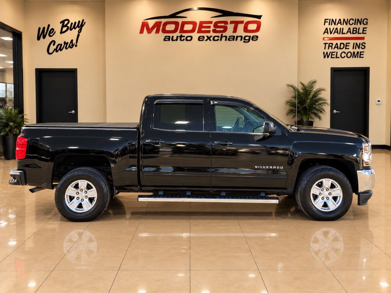 Used 2017 Chevrolet Silverado 1500 LT w/ LT Eassist Package RWD image 2