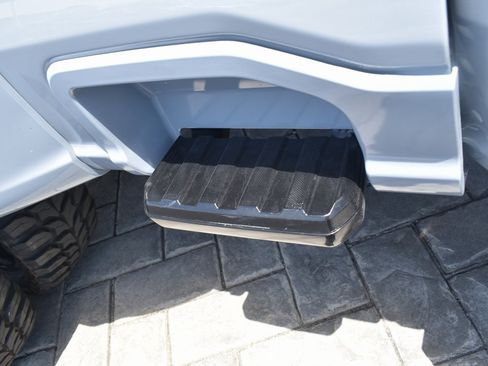 Used 2025 Ford F450 Lariat w/ FX4 Off-Road Package image 11