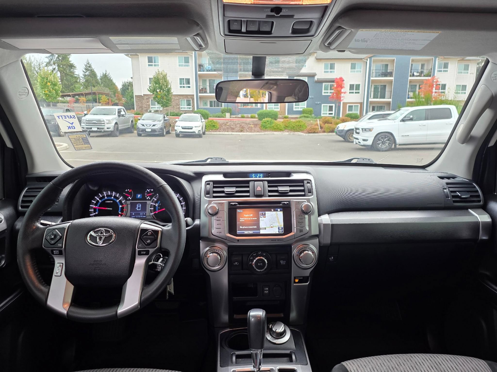 Used 2018 Toyota 4Runner SR5 AWD/4WD image 11