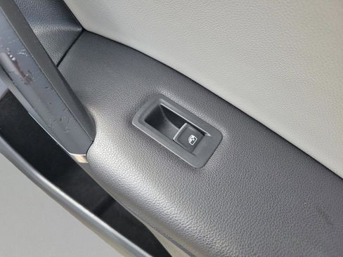 Used 2018 Volkswagen Tiguan SEL image 21