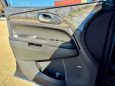 Used 2014 Buick Enclave Premium image 11