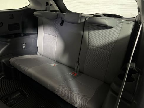 Used 2024 Toyota Highlander LE image 21