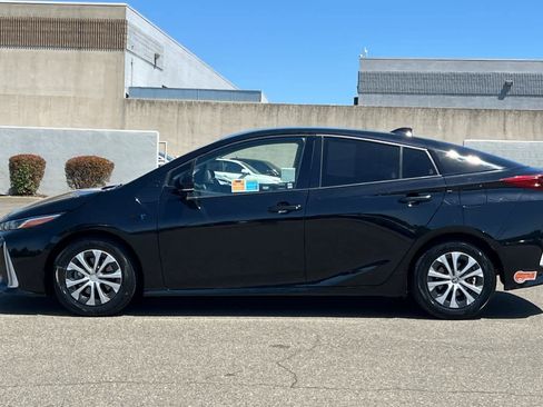 Used 2020 Toyota Prius Prime XLE FWD image 9