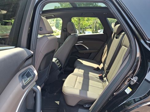 Used 2025 Audi Q5 Premium w/ Convenience Package AWD/4WD image 10