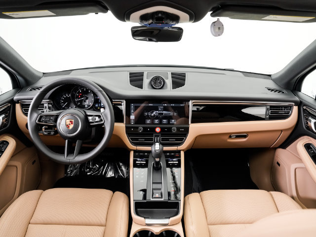 Certified 2026 Porsche Macan AWD/4WD image 21