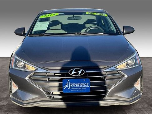 Used 2019 Hyundai Elantra SE image 3