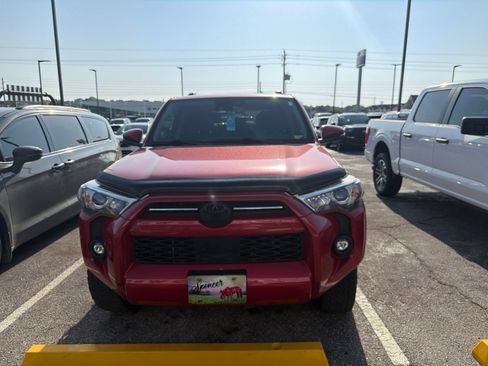Used 2021 Toyota 4Runner SR5 Premium w/ Moonroof Package AWD/4WD image 3