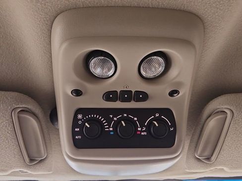 Used 2003 GMC Yukon XL Denali image 2