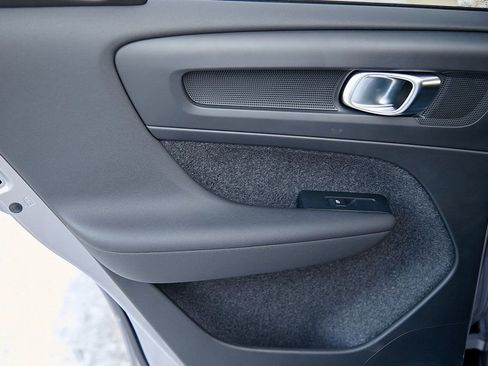 New 2026 Volvo XC40 B5 Ultra w/ Protection Package Premier image 19