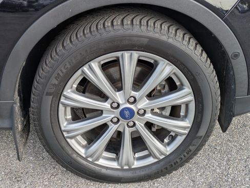 Used 2017 Ford Escape Titanium w/ Canadian Touring Package AWD/4WD image 11