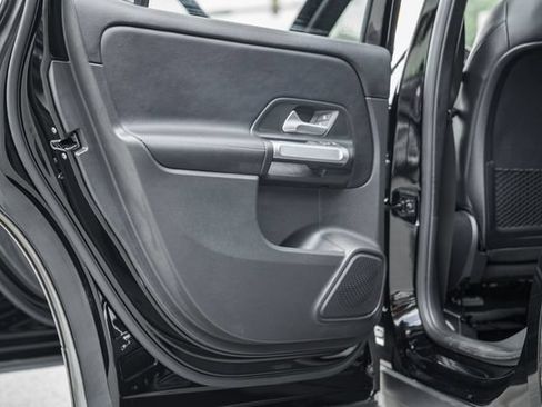 Certified 2023 Mercedes-Benz GLB 250 4MATIC image 33