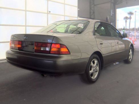 Used 1998 Lexus ES 330 FWD image 4