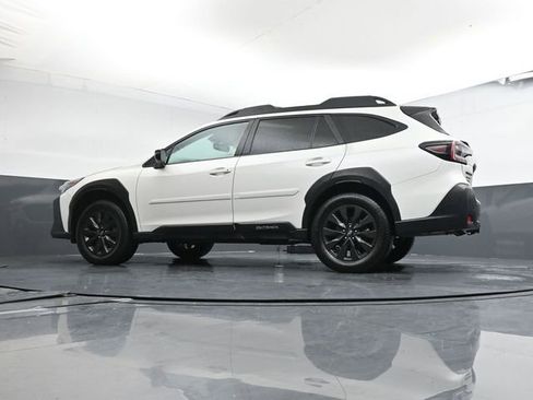 Used 2025 Subaru Outback Onyx Edition XT AWD/4WD image 31