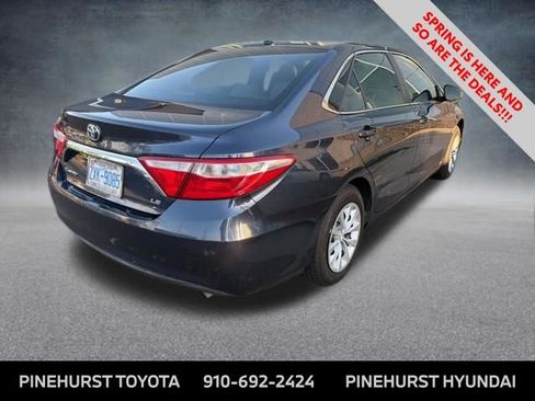 Used 2016 Toyota Camry LE w/ Moonroof Package image 10