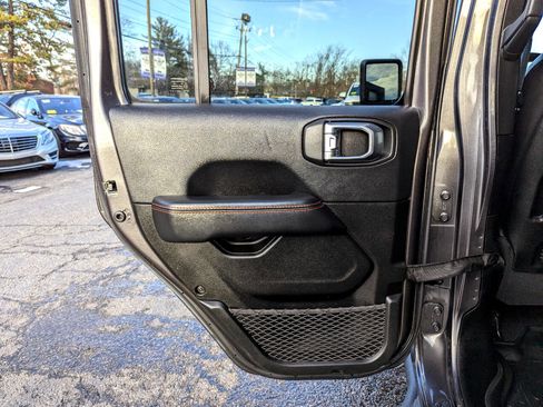 Used 2022 Jeep Gladiator Mojave w/ Cold Weather Group image 38