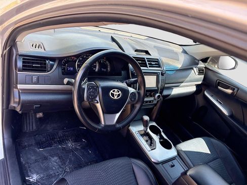 Used 2013 Toyota Camry SE FWD image 9