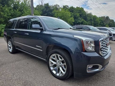 Used 2020 GMC Yukon XL Denali w/ Denali Ultimate Package AWD/4WD image 17