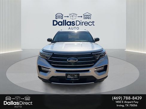 Used 2022 Ford Explorer XLT w/ Equipment Group 202A image 3