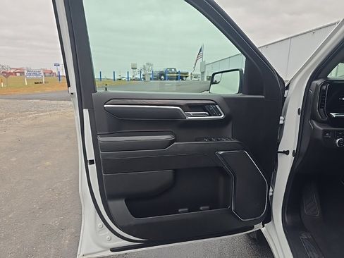 Used 2025 GMC Sierra 1500 SLT image 12